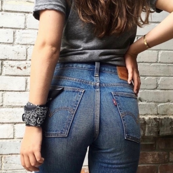 LEVIS High Rise Button Fly - Picture 7 of 8